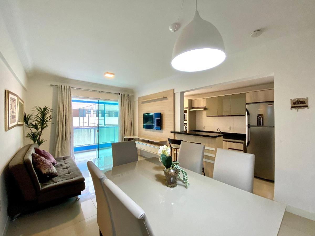 Confortavel Apartamento Em Condominio Com Piscina Бомбиньяс Экстерьер фото