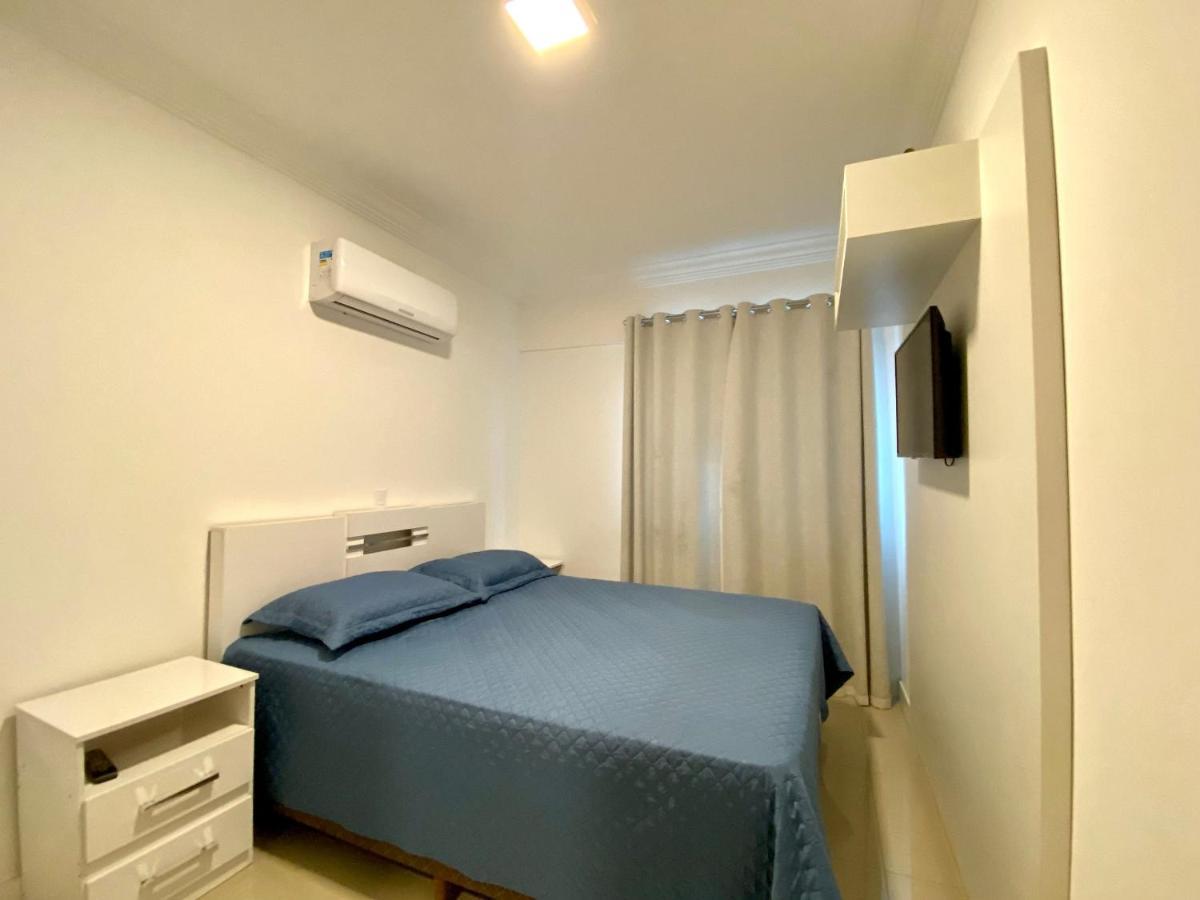 Confortavel Apartamento Em Condominio Com Piscina Бомбиньяс Экстерьер фото